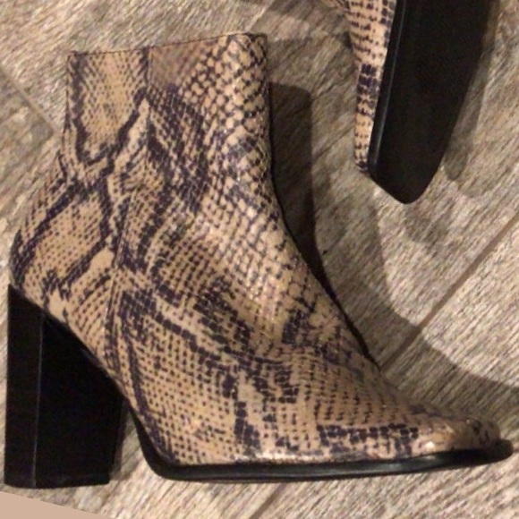 Cobra snake print booties Hilliard&Hanson 5.5 - Picture 4 of 4